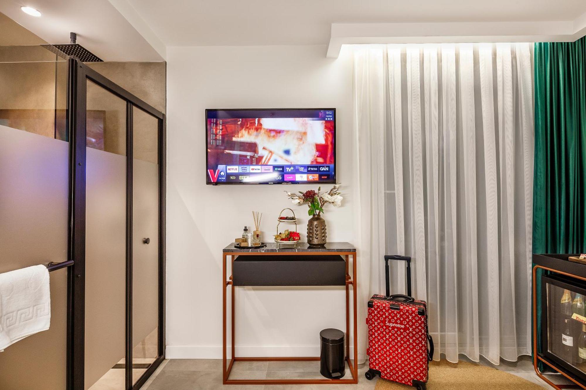 Luff Living (Adults Only) Antalia Esterno foto